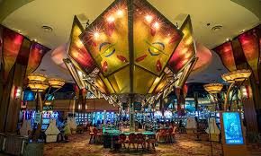 Mohegan Sun baccarat dealer charged with fixing games that cost casino $124,000